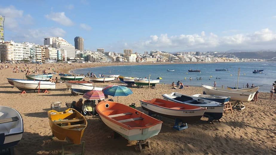 Playa de las Canteras - Discovering the Best Things to Do in Las Palmas