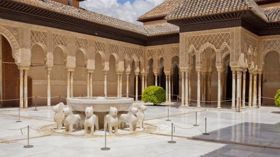 The Delicate Beauty of the Patio de los Leones on Tours from Malaga to Alhambra Palace